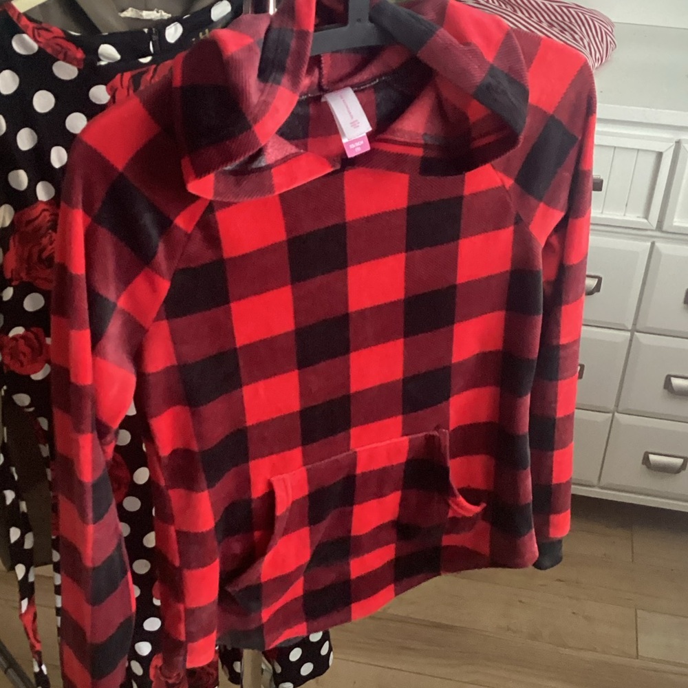 No Boundaries XS Red-Black Velvet Checkerboard Hoodie